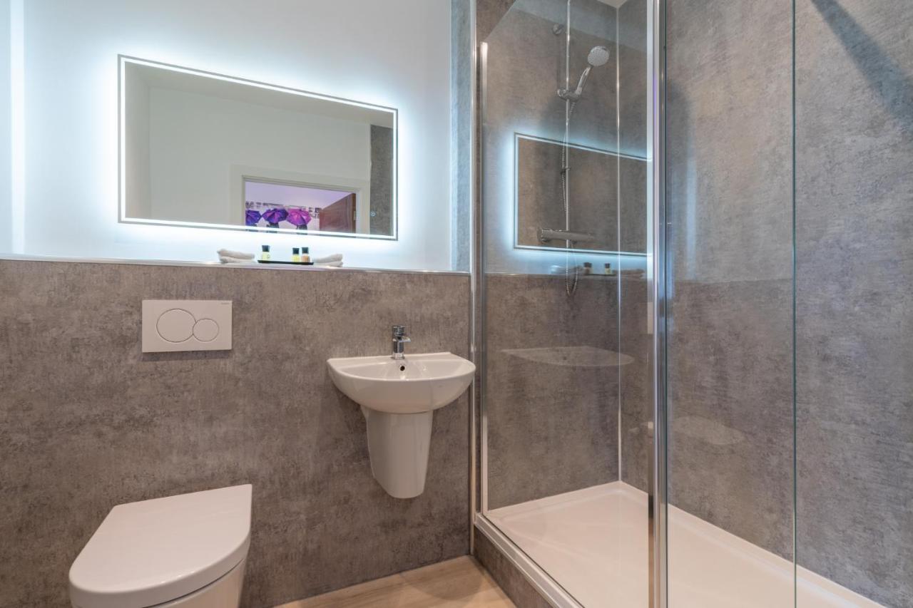 Central Penthouse With Hot Tub & Views 22 Cheltenham Exterior photo